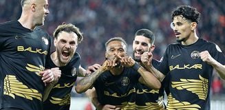 Çorum FK taraftarı önünde kazanmayı bildi! Süper Lig'e son 2 maç Çorum FK taraftarı önünde kazanmayı bildi! Süper Lig'e son 2 maç