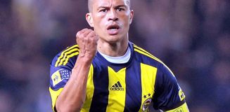 Alex de Souza'dan Fenerbahçe'deki seçim için gece yarısı açıklama Alex de Souza'dan Fenerbahçe'deki seçim için gece yarısı açıklama