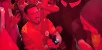 Şampiyonluk coşkusu evlilik teklifiyle taçlandı! Cevabı ortalığı yıktı