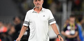Jose Mourinho dedikodulara son verdi: İmza atmayacağım