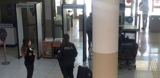 İstanbul Adliyesi'ne uyuşturucuyla girmeye çalışan şüpheli yakalandı