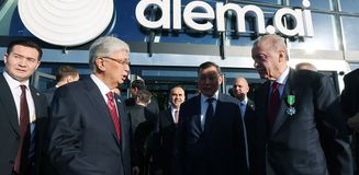 Erdoğan ve Tokayev, Alem.AI Yapay Zeka Merkezi'ni ziyaret etti