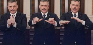 Bakan Çiftçi'den işaret diliyle anlamlı mesaj