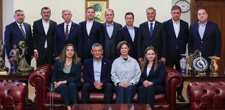 CHP’de ortak bildiri toplantısında büyük kriz, Ahmet Akın imza atmadı CHP’de ortak bildiri toplantısında büyük kriz, Ahmet Akın imza atmadı