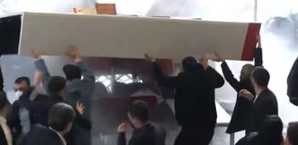 CHP Genel Merkezi'nin içi savaş alanına döndü! Göz gözü görmüyor CHP Genel Merkezi'nin içi savaş alanına döndü! Göz gözü görmüyor