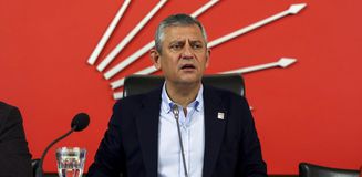 Özgür Özel geri adım atmıyor: Buradan çıkmayacağız Özgür Özel geri adım atmıyor: Buradan çıkmayacağız