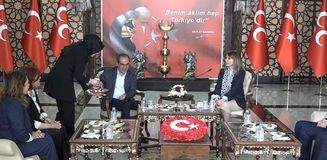 MHP ve DEM Parti bayramlaştı MHP ve DEM Parti bayramlaştı