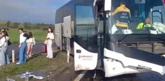 Aksaray'da tur otobüsü kaza yaptı; 14 yaralı