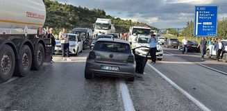 Adıyaman'da iki otomobilin çarpıştığı kazada ölü sayısı 4'e çıktı Adıyaman'da iki otomobilin çarpıştığı kazada ölü sayısı 4'e çıktı