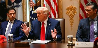 ABD Başkanı Trump'ın 2 saatlik İran toplantısından ilk açıklama