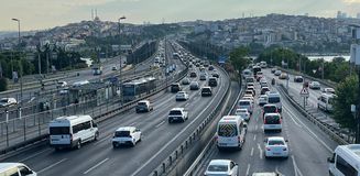 İstanbul'da bayram tatili sonrası sabah saatlerinde trafik yoğunluğu oluştu