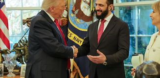 Şara ile Trump telefonda görüştü: Gündemde Suriye'ye yönelik yaptırımlar var Şara ile Trump telefonda görüştü: Gündemde Suriye'ye yönelik yaptırımlar var