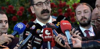 Özgür Özel'in 'iğrenç bıyıklı' sözlerine Atakan Sönmez'den yanıt