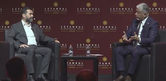 Ekrem Teymur ve Sadullah Kısacık İstanbul Blockchain Week 2026'da: Kripto parada yatırımcılar için düzenlemeler gerekli