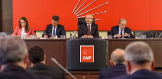 Kılıçdaroğlu geri adım atmadı! PM istifaların gölgesinde toplandı