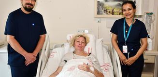 Alanya'da karnından 12 kilogramlık kitle çıkarılan Rus hasta sağlığına kavuştu