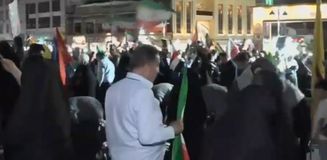 ABD ve İran anlaşmaya çok yakın! Tahranlılar sokaklara döküldü ABD ve İran anlaşmaya çok yakın! Tahranlılar sokaklara döküldü