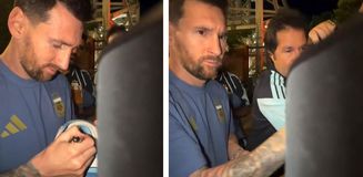 Messi'den alkış alan hareket! Tekerlekli sandalyedeki gazeteciyi geri çevirmedi Messi'den alkış alan hareket! Tekerlekli sandalyedeki gazeteciyi geri çevirmedi