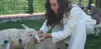 Asena'dan radikal kararlar! Yeni aşkıyla çiftliğe taşındı, dansı bıraktı Asena'dan radikal kararlar! Yeni aşkıyla çiftliğe taşındı, dansı bıraktı