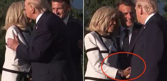 G7'ye damga vuran tokalaşma: Trump Fransız First Lady'nin elini bırakamadı G7'ye damga vuran tokalaşma: Trump Fransız First Lady'nin elini bırakamadı