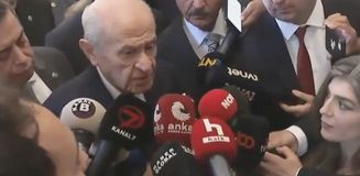 Bahçeli'den eylem yapan öğretmenlere destek: Yanlarındayız Bahçeli'den eylem yapan öğretmenlere destek: Yanlarındayız