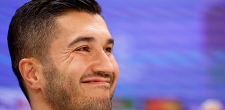 Nuri Şahin, 25'lik yıldıza imza attırdı Nuri Şahin, 25'lik yıldıza imza attırdı