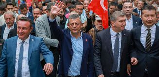 Kulisler yangın yeri! İşte Özgür Özel'in kuracağı yeni partinin adı Kulisler yangın yeri! İşte Özgür Özel'in kuracağı yeni partinin adı