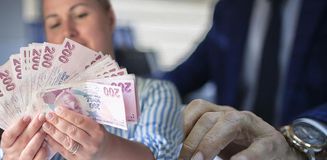 Cumhurbaşkanı Yardımcısı Cevdet Yılmaz'dan memur ve emekli maaşlarıyla ilgili mesaj