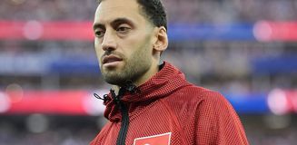 Hakan Çalhanoğlu'na bir kötü haber de kulübü Inter'den