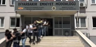 Diyarbakır'da silahlı suç örgütü şebekesi çökertildi: 40 gözaltı