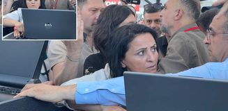 DEM Partili vekiller ile polis arasında 'flaş bellek' gerginliği