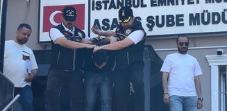 Postacı kılığıyla gelerek cinayeti işledi: Cinayetin arka planında intikam iddiası