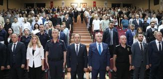 Validen kumar çıkışı: Eşime bile mesaj geliyor