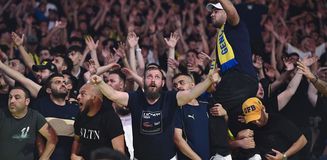 Fenerbahçe, milli basketbolcu Tarık Biberovic'e veda etti Fenerbahçe, milli basketbolcu Tarık Biberovic'e veda etti