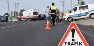 Direksiyon hakimiyetini kaybeden araç Zap Suyu'na uçtu