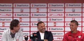 Fatih Tekke ile Muslera arasında Türkçe diyalog