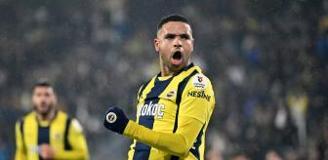 En-Nesyri gol attıktan sonra taraftarlara hareket çekti