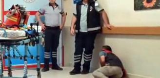 Bir babanın yıkılıp kaldığı an! İnsan bu acıya nasıl dayanır?