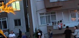 Gelibolu'da cam silerken 2. kattan düşen kadın hayatını kaybetti