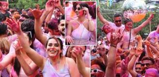 Yüzlerce İranlı turist Van'daki festivale akın etti