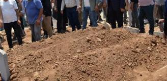 En büyüğü 26 yaşında! 3 kardeş yan yana toprağa verildi
