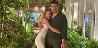 Kenan İmirzalıoğlu ve Sinem Kobal, aşklarını ay ışığında gösterdi