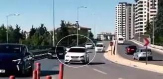 Trafikte 'kaynak' yapanlar yandı! Polis tek tek tespit edip, 4 milyon lira ceza kesti