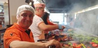 Köfteci Yusuf'tan tartışma yaratan karar! Müşterileri ikiye bölündü