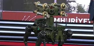 Türkiye'nin ilk füze atan robot köpeği canlı yayında tanıtıldı