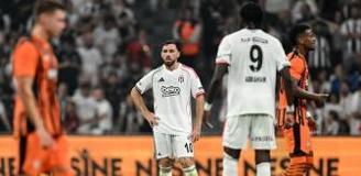 Beşiktaş'ın yeni yıldızına hırsızlık şoku: Evini soyup soğana çevirdiler