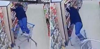 Zincir markette kahreden görüntüler! Rafları düzenlerken kabusu yaşadı