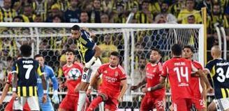 Atılan manşetler bomba! Bütün ülke Fenerbahçe-Benfica maçını konuşuyor
