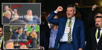 Küçük çocuğu savurdu, Devin Özek'e tokat attı! Sadettin Saran'ın renkli gol sevinci kameralara yansıdı