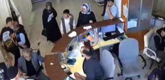 Devlet hastanesinde skandal: Engelli hastaya 'Yobaz' dedi, oğluna kalem fırlattı